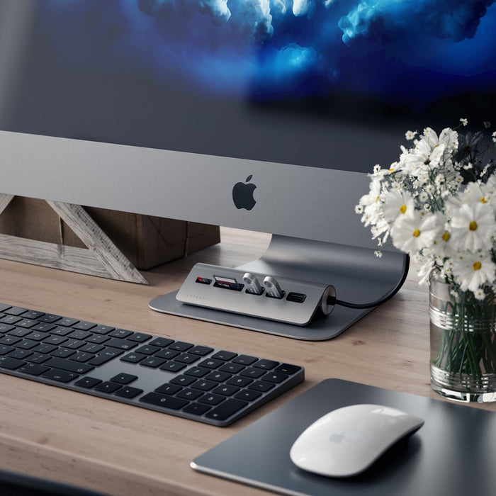 Satechi USB-C Aluminium USB 3.0 Hub & Card Reader - Space Grey